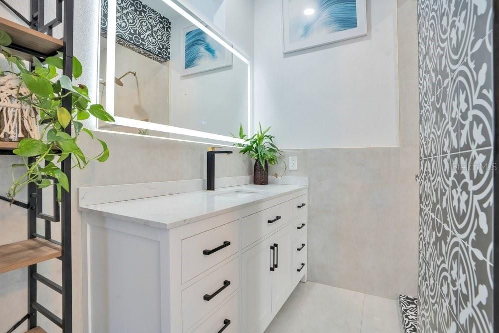 En Venta: $2,149,000 (5 camas, 3 baños, 4054 Pies cuadrados)