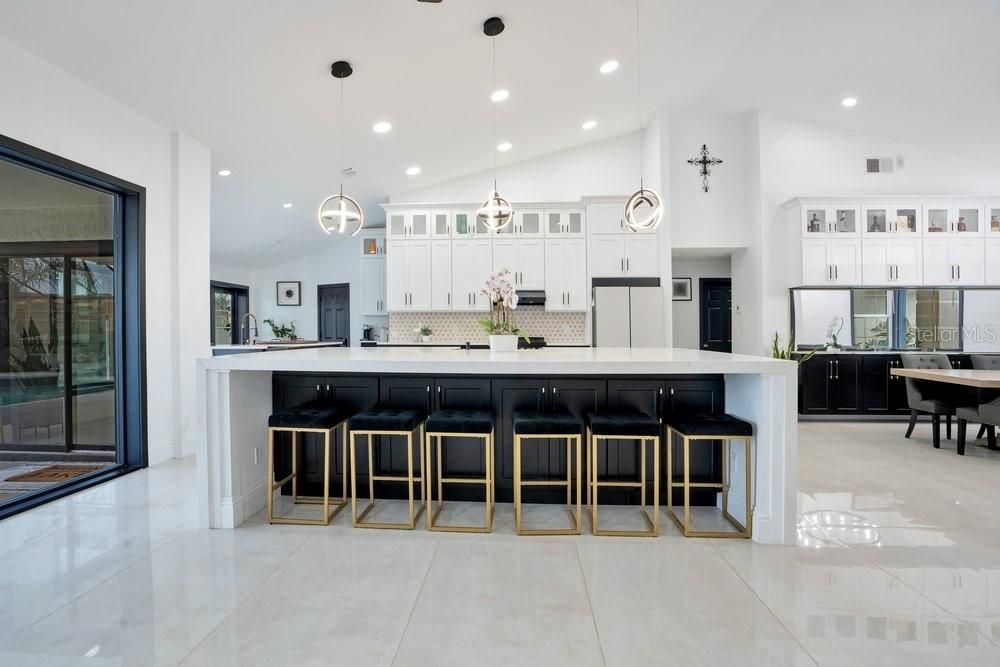 En Venta: $2,400,000 (5 camas, 3 baños, 4054 Pies cuadrados)
