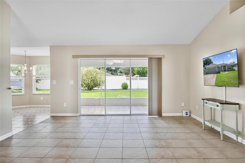 Activo con contrato: $279,000 (3 camas, 2 baños, 1424 Pies cuadrados)
