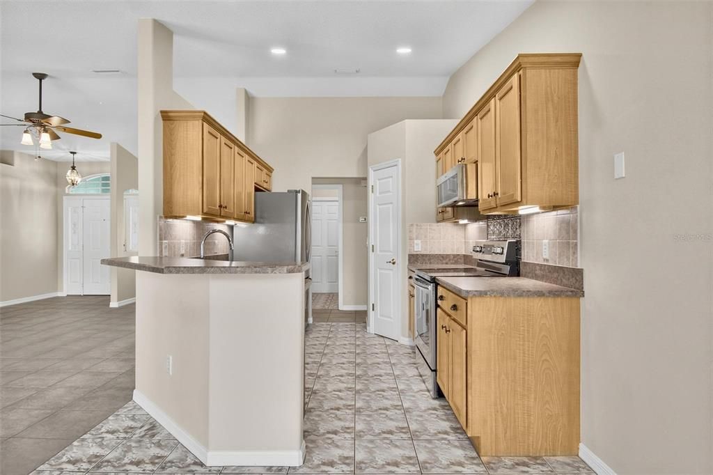 Activo con contrato: $279,000 (3 camas, 2 baños, 1424 Pies cuadrados)
