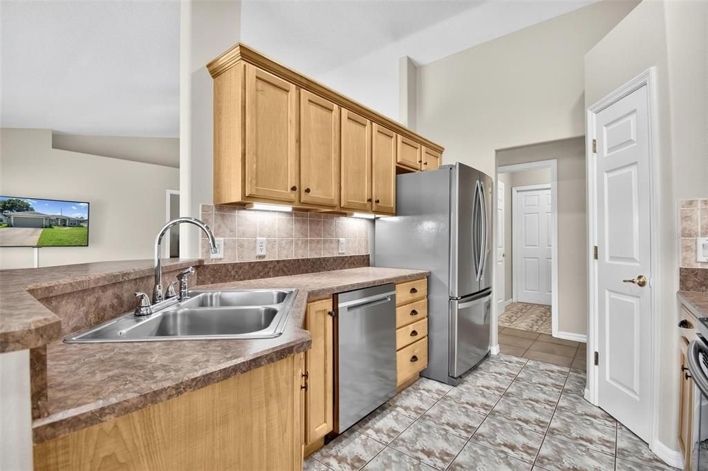 Activo con contrato: $279,000 (3 camas, 2 baños, 1424 Pies cuadrados)