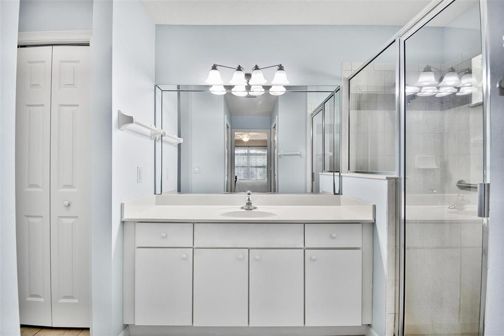 Activo con contrato: $279,000 (3 camas, 2 baños, 1424 Pies cuadrados)