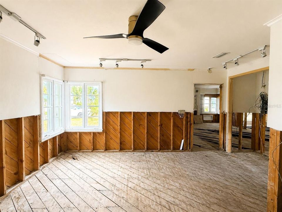 En Venta: $759,000 (3 camas, 3 baños, 1952 Pies cuadrados)