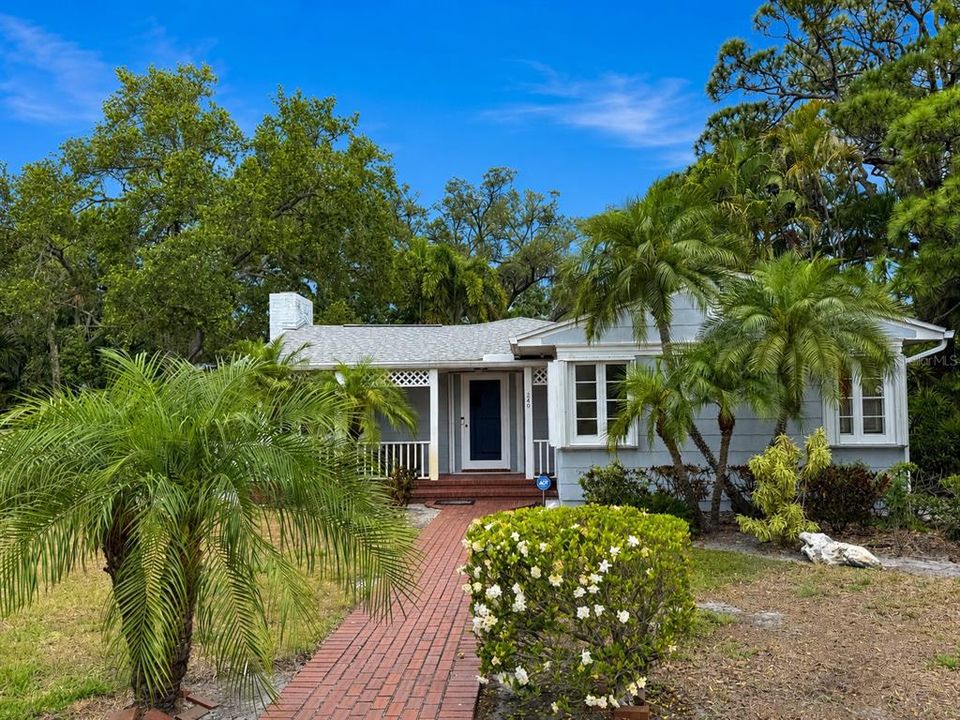 En Venta: $759,000 (3 camas, 3 baños, 1952 Pies cuadrados)