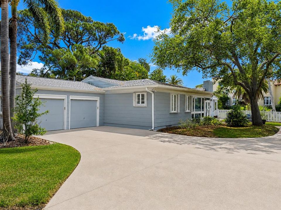 En Venta: $759,000 (3 camas, 3 baños, 1952 Pies cuadrados)