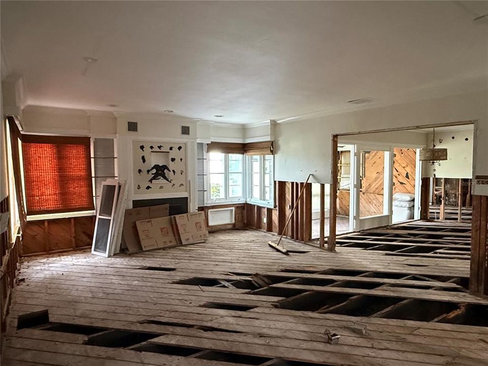 En Venta: $759,000 (3 camas, 3 baños, 1952 Pies cuadrados)