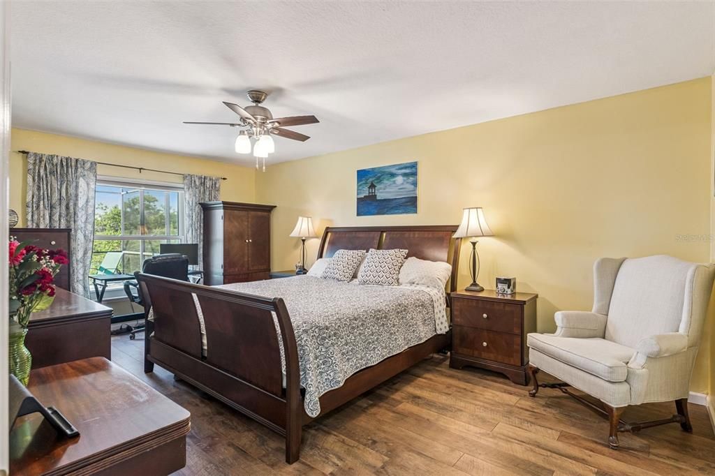 Activo con contrato: $450,000 (3 camas, 2 baños, 1829 Pies cuadrados)