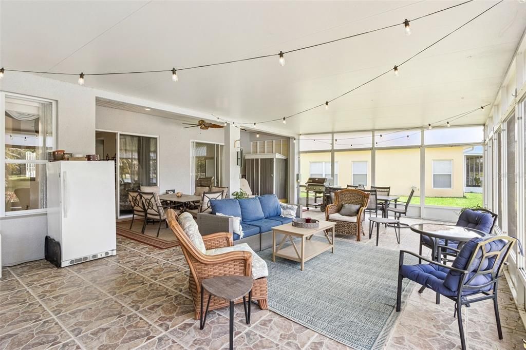 En Venta: $475,000 (3 camas, 2 baños, 2449 Pies cuadrados)