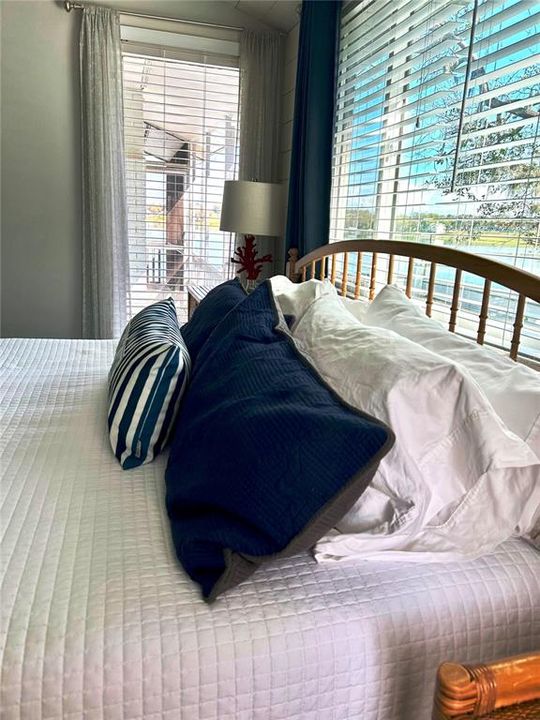 For Sale: $579,000 (2 beds, 1 baths, 900 Square Feet)
