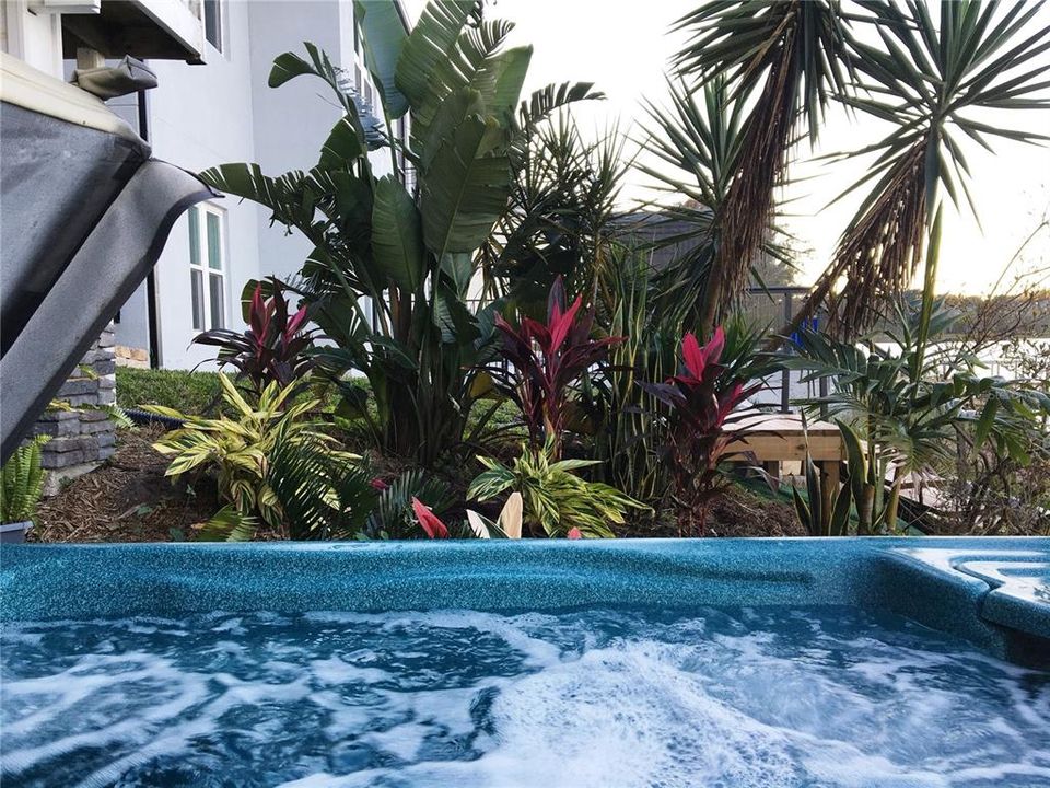 For Sale: $579,000 (2 beds, 1 baths, 900 Square Feet)