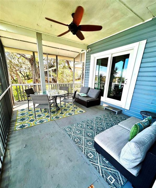 For Sale: $579,000 (2 beds, 1 baths, 900 Square Feet)