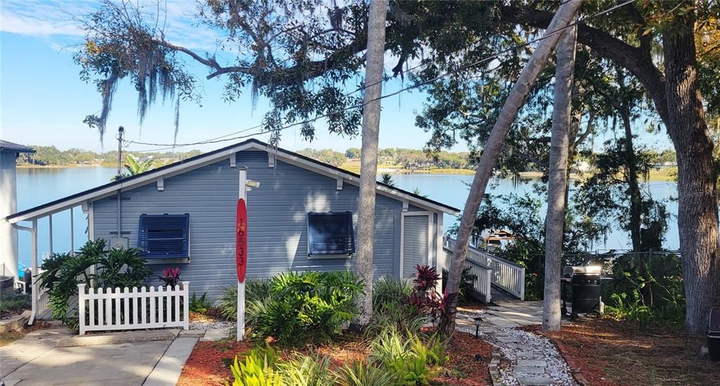For Sale: $579,000 (2 beds, 1 baths, 900 Square Feet)