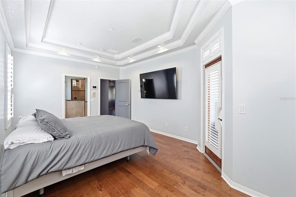 For Sale: $985,000 (6 beds, 2 baths, 2946 Square Feet)