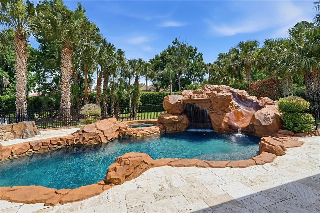 For Sale: $985,000 (6 beds, 2 baths, 2946 Square Feet)