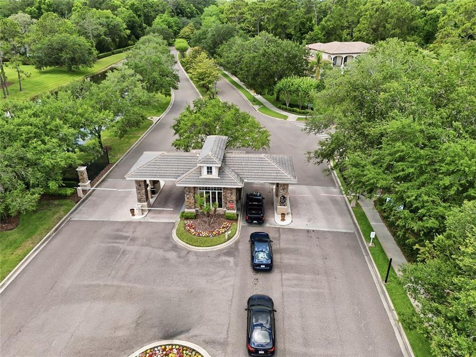 For Sale: $985,000 (6 beds, 2 baths, 2946 Square Feet)