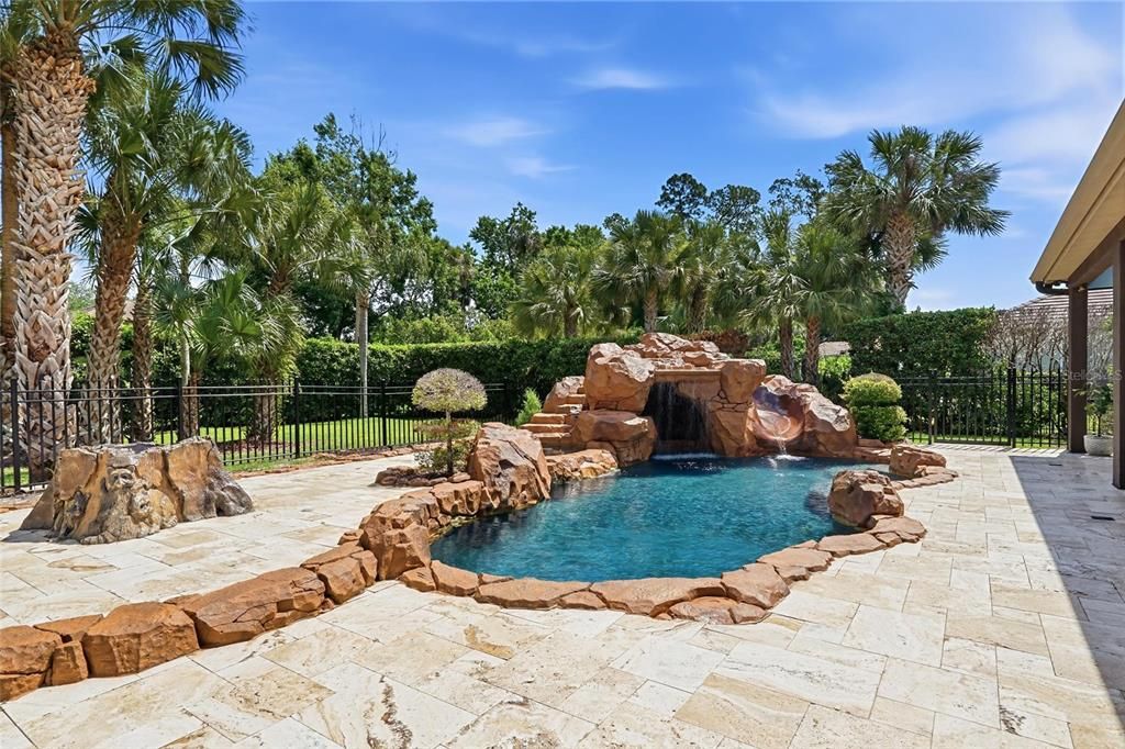 For Sale: $985,000 (6 beds, 2 baths, 2946 Square Feet)