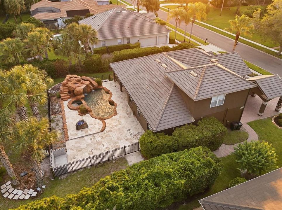 For Sale: $985,000 (6 beds, 2 baths, 2946 Square Feet)