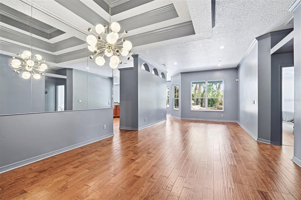 For Sale: $985,000 (6 beds, 2 baths, 2946 Square Feet)