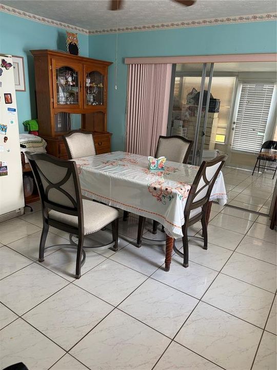 Activo con contrato: $230,000 (2 camas, 2 baños, 1008 Pies cuadrados)