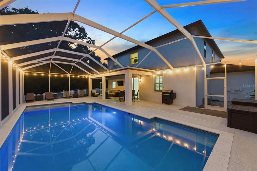 Activo con contrato: $650,000 (4 camas, 2 baños, 2710 Pies cuadrados)