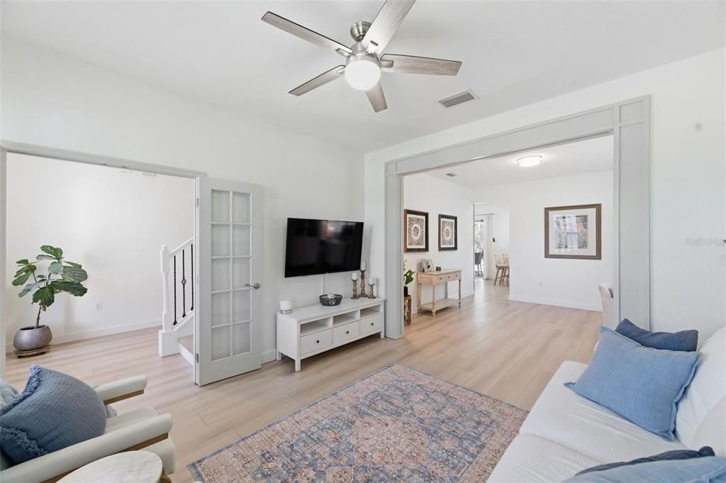 Activo con contrato: $650,000 (4 camas, 2 baños, 2710 Pies cuadrados)