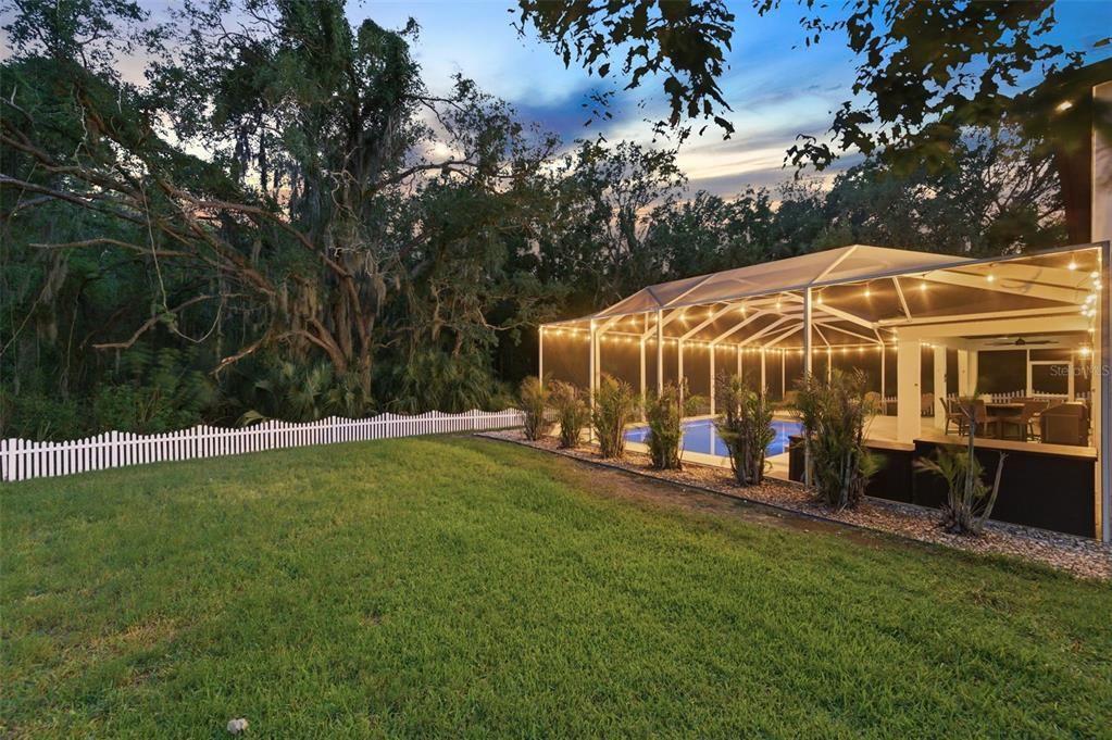 Activo con contrato: $650,000 (4 camas, 2 baños, 2710 Pies cuadrados)
