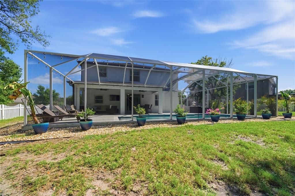Activo con contrato: $650,000 (4 camas, 2 baños, 2710 Pies cuadrados)