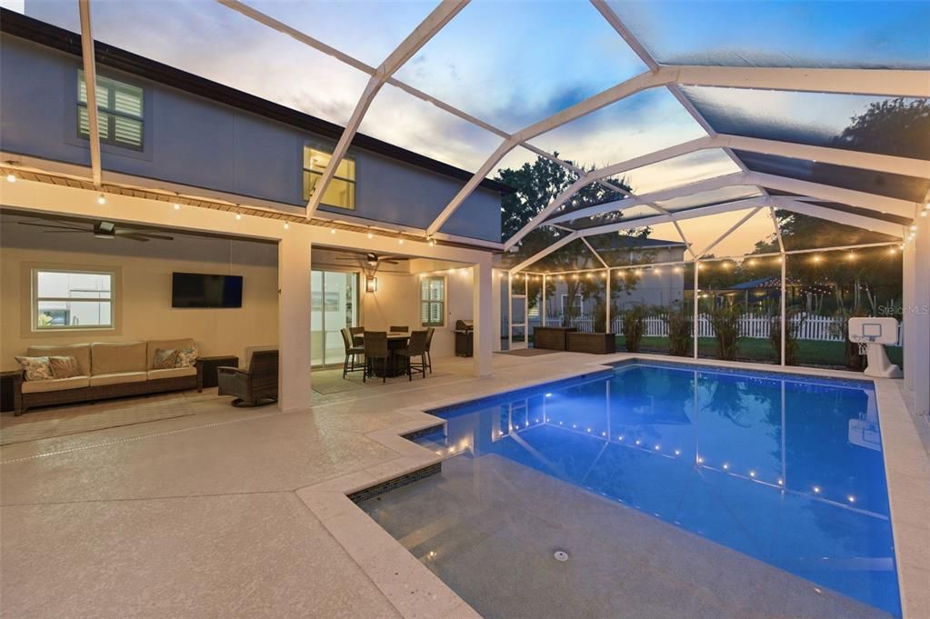 Activo con contrato: $650,000 (4 camas, 2 baños, 2710 Pies cuadrados)
