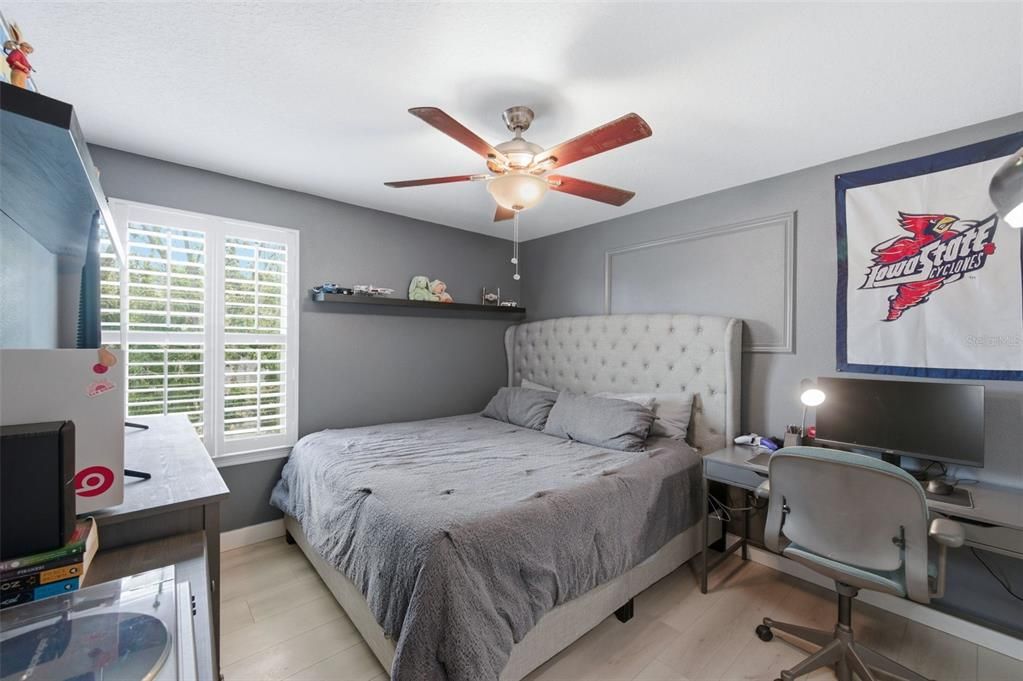 Activo con contrato: $650,000 (4 camas, 2 baños, 2710 Pies cuadrados)