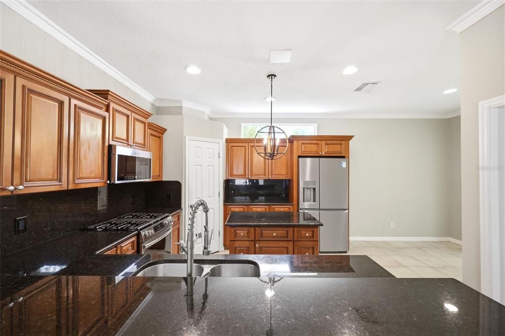 For Sale: $468,000 (4 beds, 2 baths, 1922 Square Feet)