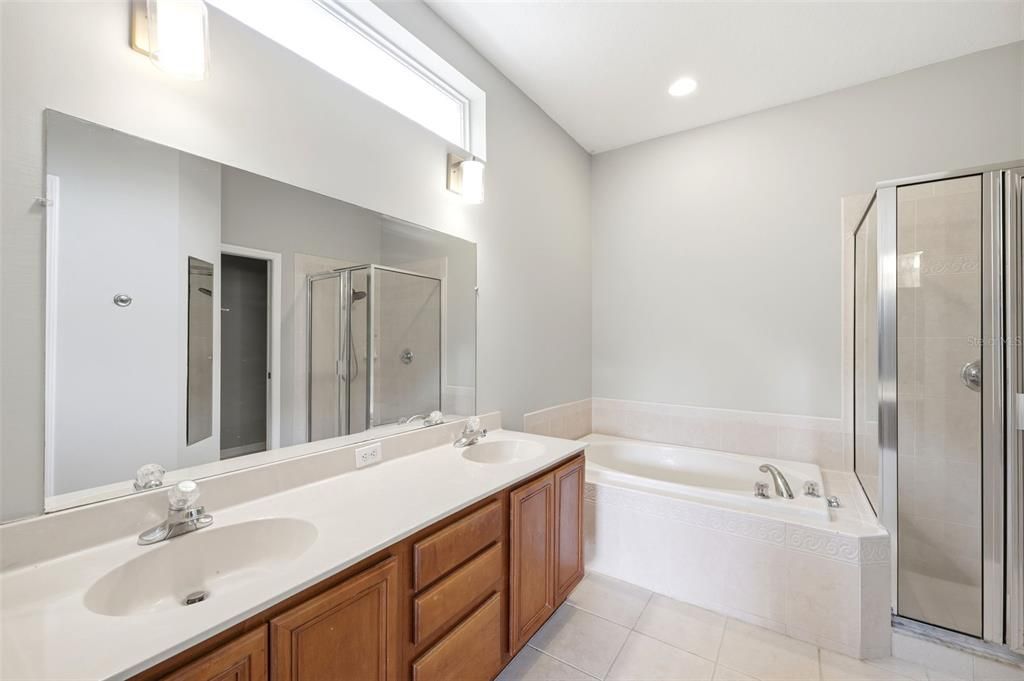 For Sale: $468,000 (4 beds, 2 baths, 1922 Square Feet)