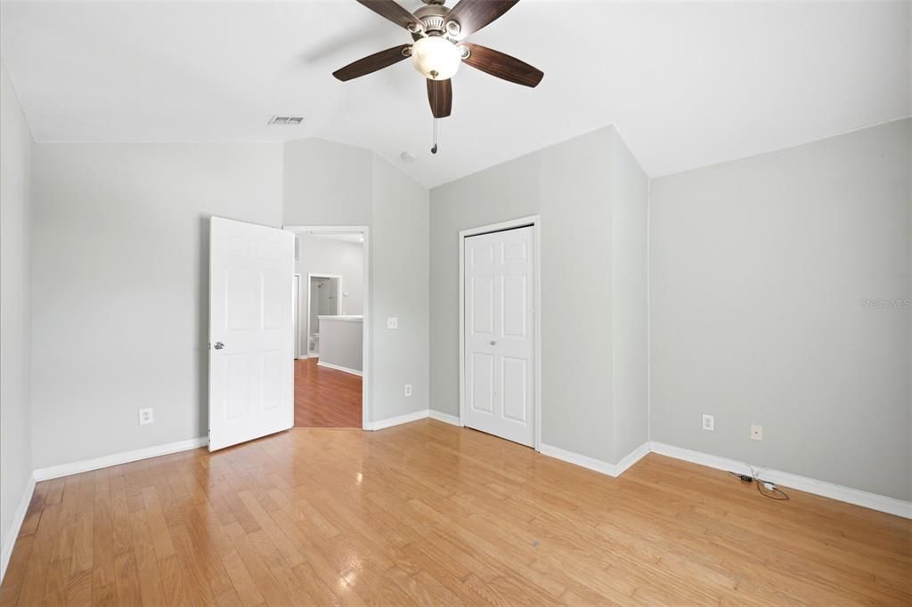 For Sale: $468,000 (4 beds, 2 baths, 1922 Square Feet)