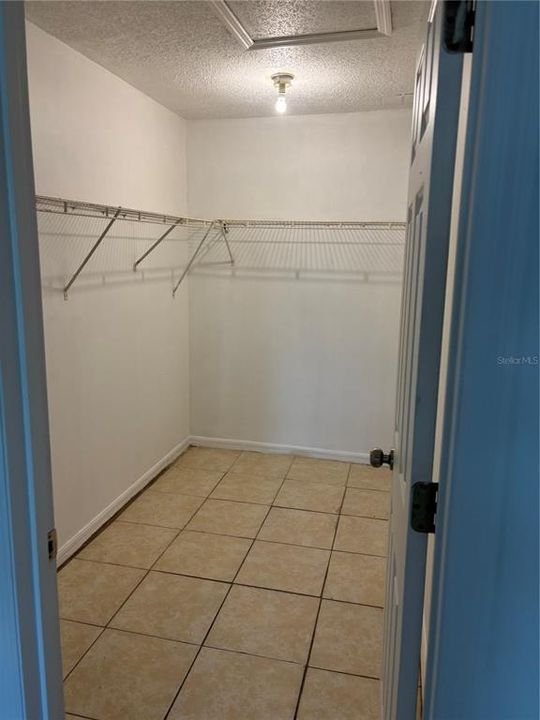 En Renta: $1,900 (4 camas, 2 baños, 1660 Pies cuadrados)