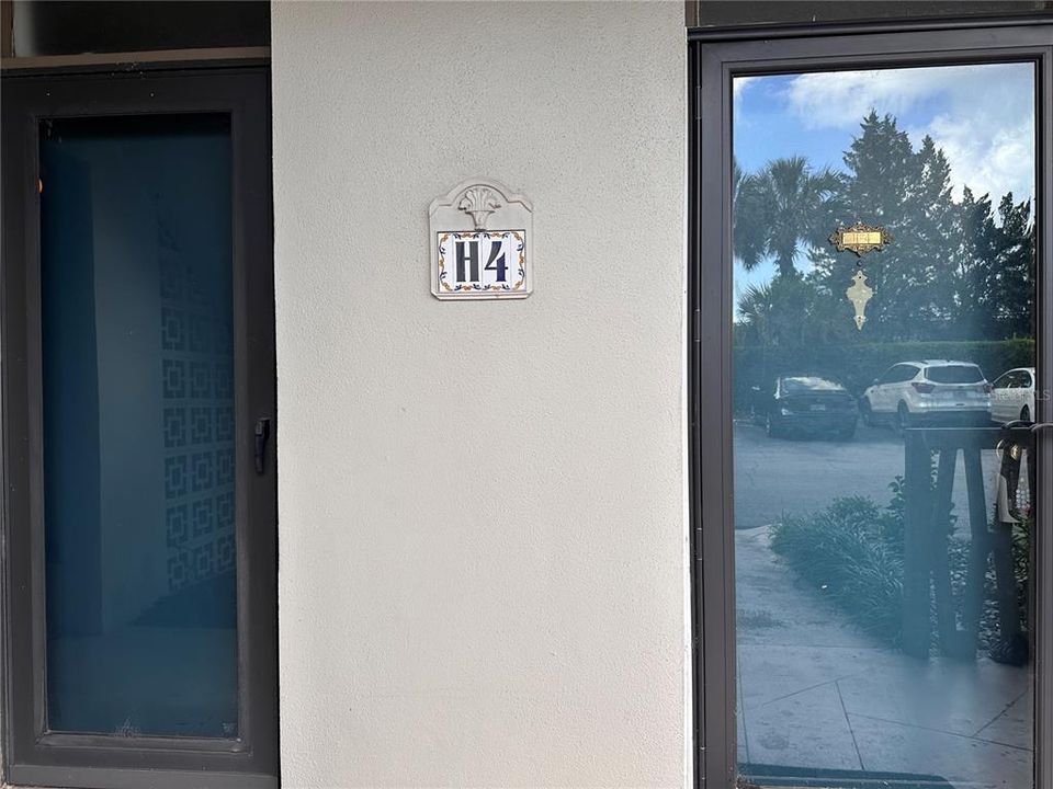 Activo con contrato: $290,000 (2 camas, 2 baños, 1074 Pies cuadrados)