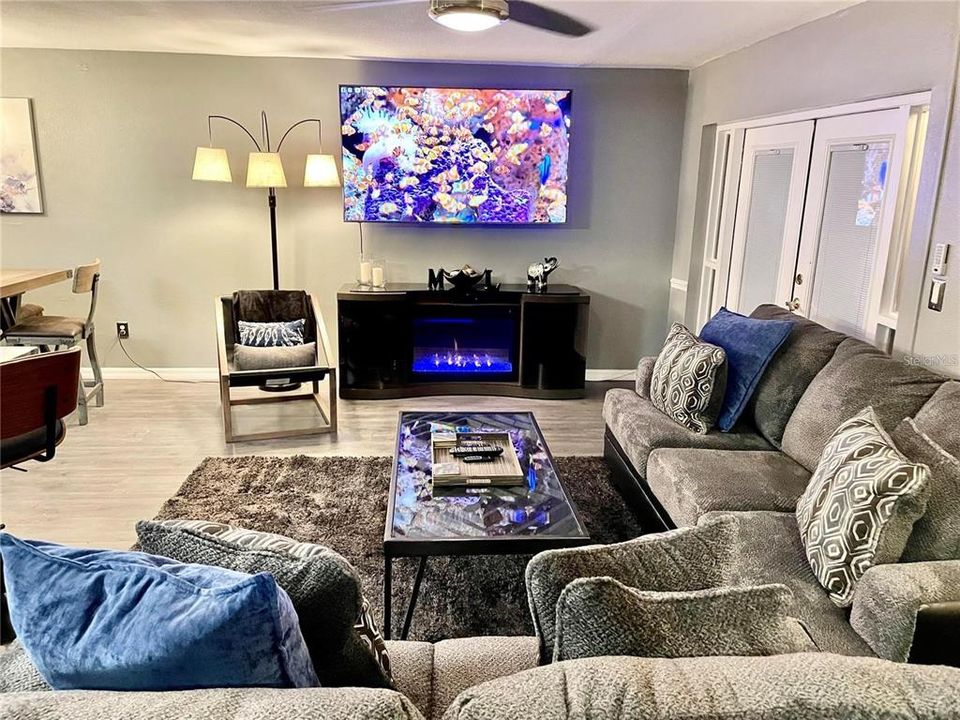 For Sale: $194,490 (1 beds, 1 baths, 660 Square Feet)