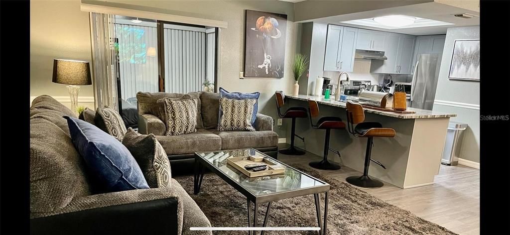 For Sale: $194,490 (1 beds, 1 baths, 660 Square Feet)