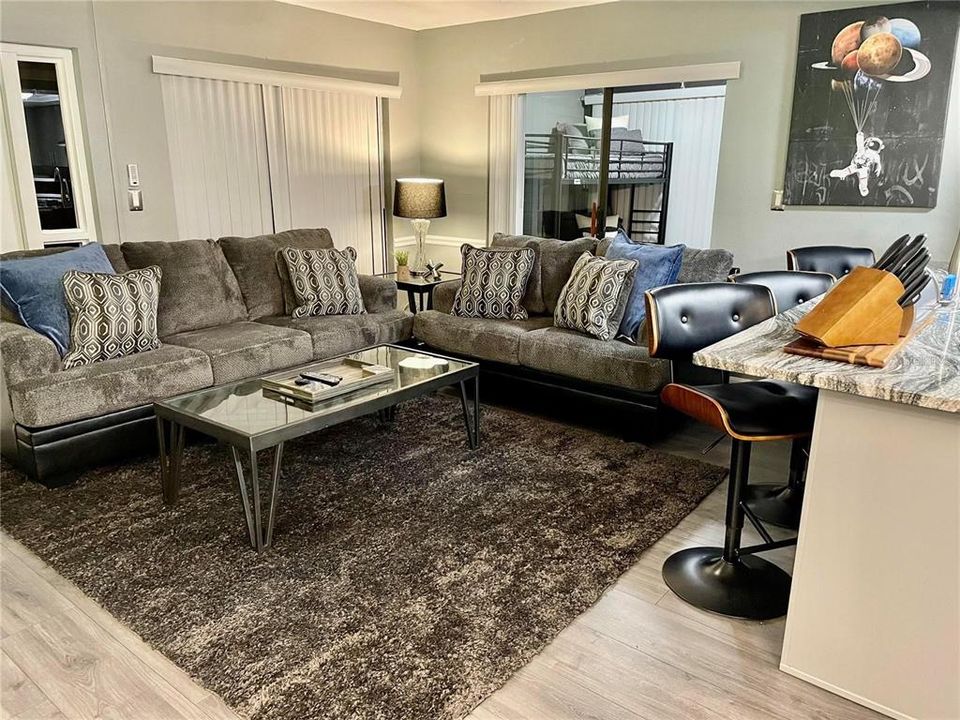 For Sale: $194,490 (1 beds, 1 baths, 660 Square Feet)