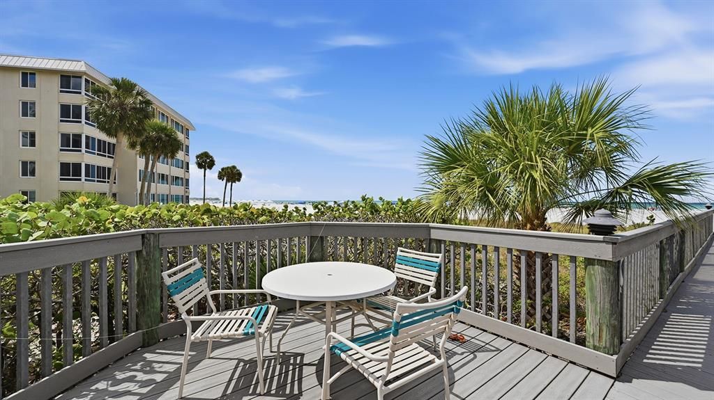 For Sale: $1,850,000 (3 beds, 2 baths, 2165 Square Feet)