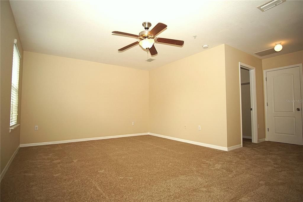 For Sale: $322,500 (3 beds, 2 baths, 1897 Square Feet)