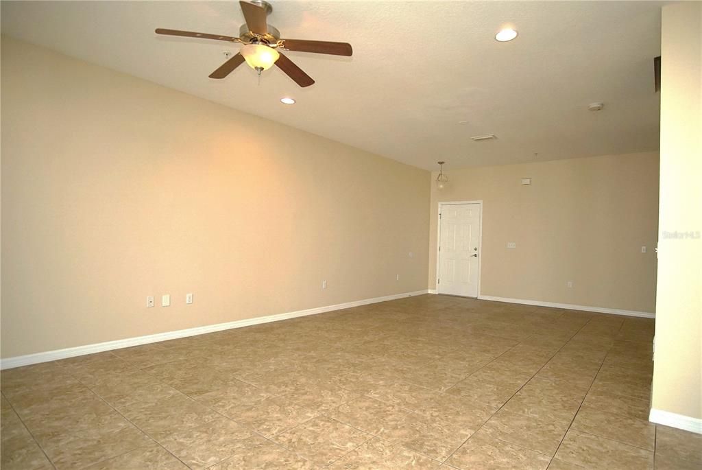 For Sale: $322,500 (3 beds, 2 baths, 1897 Square Feet)