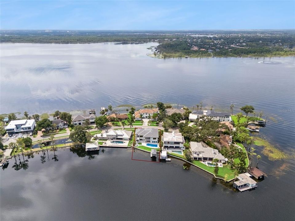 For Sale: $6,995,000 (5 beds, 5 baths, 6400 Square Feet)
