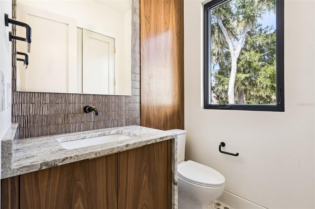 For Sale: $6,995,000 (5 beds, 5 baths, 6400 Square Feet)