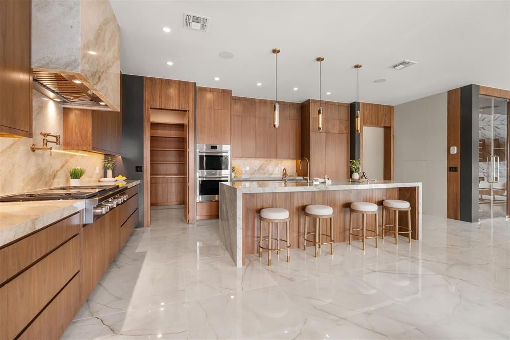 For Sale: $6,995,000 (5 beds, 5 baths, 6400 Square Feet)