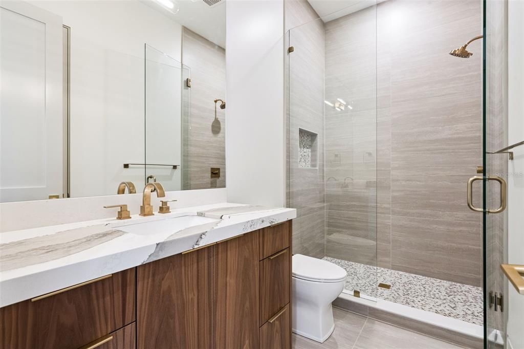 For Sale: $6,995,000 (5 beds, 5 baths, 6400 Square Feet)