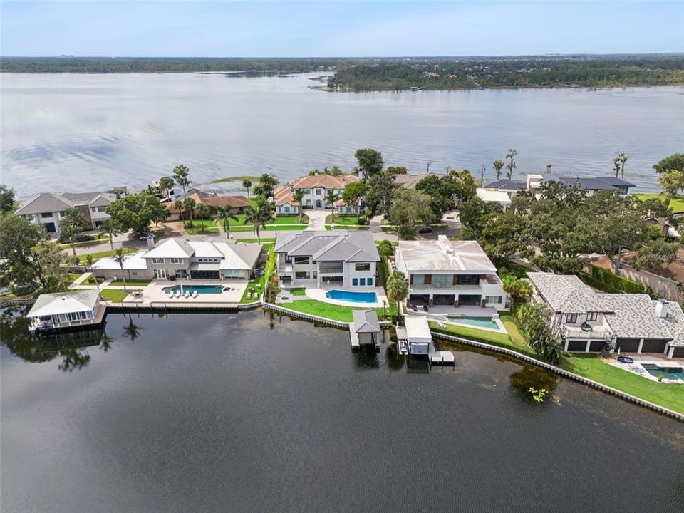 For Sale: $6,995,000 (5 beds, 5 baths, 6400 Square Feet)