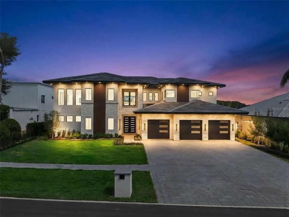 For Sale: $6,995,000 (5 beds, 5 baths, 6400 Square Feet)