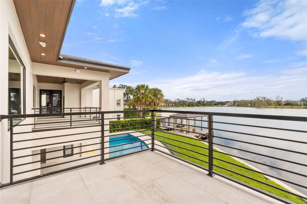 For Sale: $6,995,000 (5 beds, 5 baths, 6400 Square Feet)