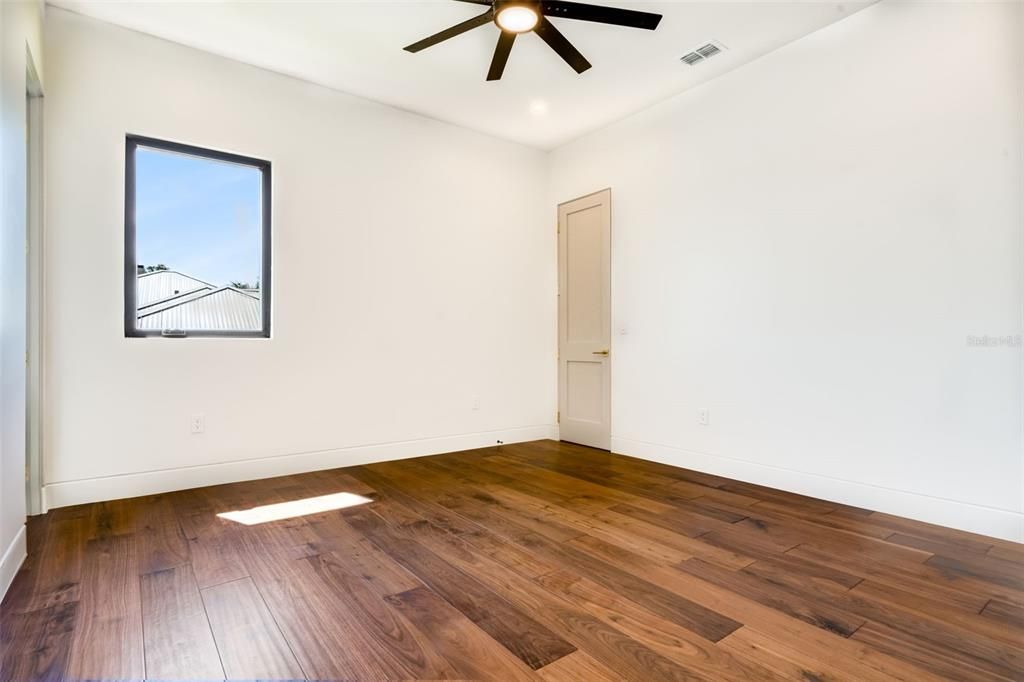 For Sale: $6,995,000 (5 beds, 5 baths, 6400 Square Feet)