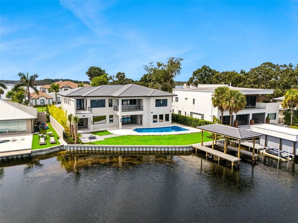 For Sale: $6,995,000 (5 beds, 5 baths, 6400 Square Feet)