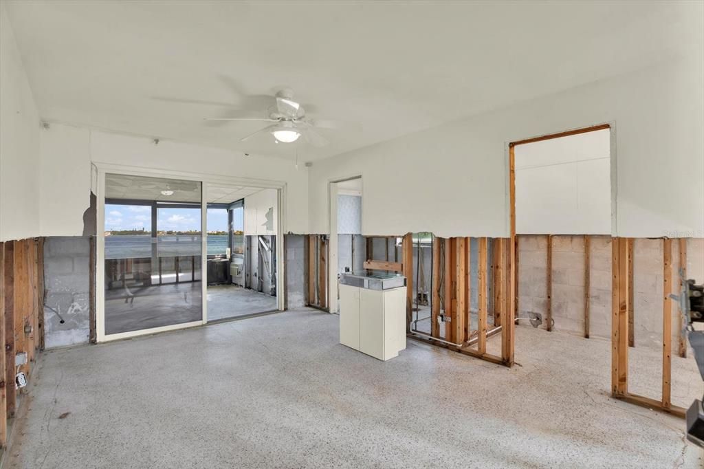 For Sale: $1,550,000 (3 beds, 2 baths, 1550 Square Feet)